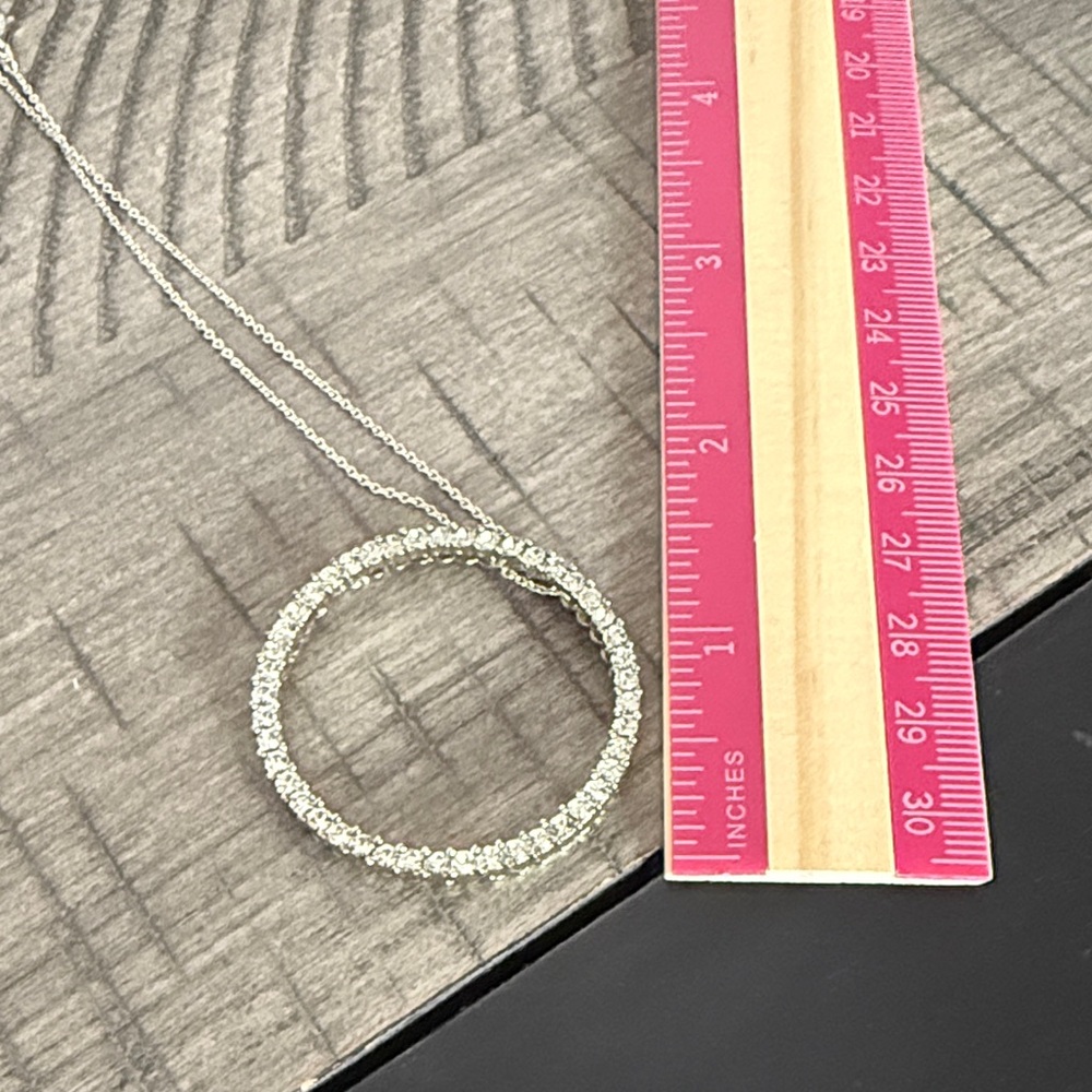 Avon Rhinestone Circle Necklace - Picture 9 of 10